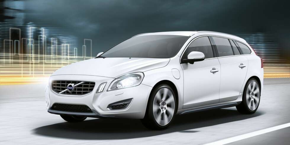 SELGES: 45 V60 Plug-In Hybrid skal selges i Norge nå. Førstemann til mølla...Foto: Magnus Cramer SELGES: 45 V60 Plug-In Hybrid skal selges i Norge nå. Førstemann til mølla...Foto: Magnus Cramer