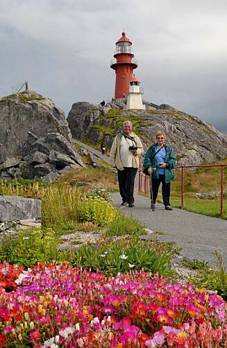 TURIST: For dem som ikke kommer med egen båt, eller som blir værende lenger enn de få timene som ankomstog avgangstidene med ferga tillater, leies det også ut overnattingsplass. FOTO: Sidsel Jørgensen TURIST: For dem som ikke kommer med egen båt, eller som blir værende lenger enn de få timene som ankomstog avgangstidene med ferga tillater, leies det også ut overnattingsplass. FOTO: Sidsel Jørgensen