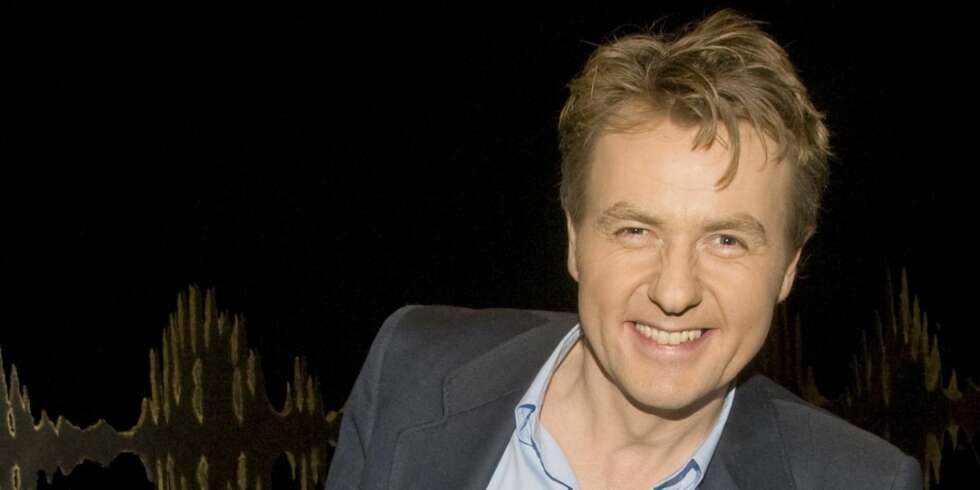 IKKE STOLT: Talkshowkongen Fredrik Skavlan innrømmer at han ikke er spesielt stolt av norsk/svensk-kombinasjonen i «Skavlan». IKKE STOLT: Talkshowkongen Fredrik Skavlan innrømmer at han ikke er spesielt stolt av norsk/svensk-kombinasjonen i «Skavlan».