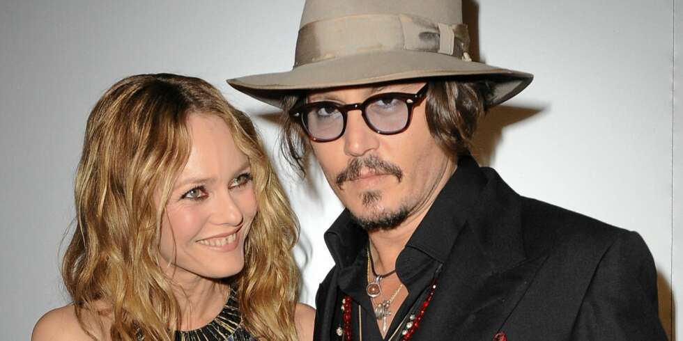 BARE VENNER: Johnny Depps kjæreste Vanessa Paradis får spader av å høre ordene sjelevenn og alltid. - Det blir så veldig, veldig store ord, synes hun. BARE VENNER: Johnny Depps kjæreste Vanessa Paradis får spader av å høre ordene sjelevenn og alltid. - Det blir så veldig, veldig store ord, synes hun.
