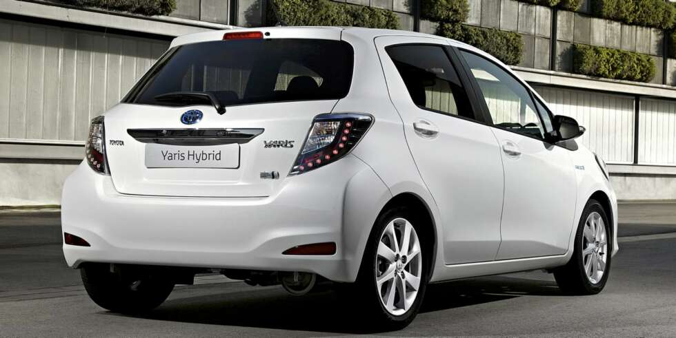 GJERRIG: Yaris Hybrid skal greie et forbruk på 0,35 liter per mil ved blandet kjøring, med et CO2-utslipp på 79 g/km. FOTO: Toyota GJERRIG: Yaris Hybrid skal greie et forbruk på 0,35 liter per mil ved blandet kjøring, med et CO2-utslipp på 79 g/km. FOTO: Toyota