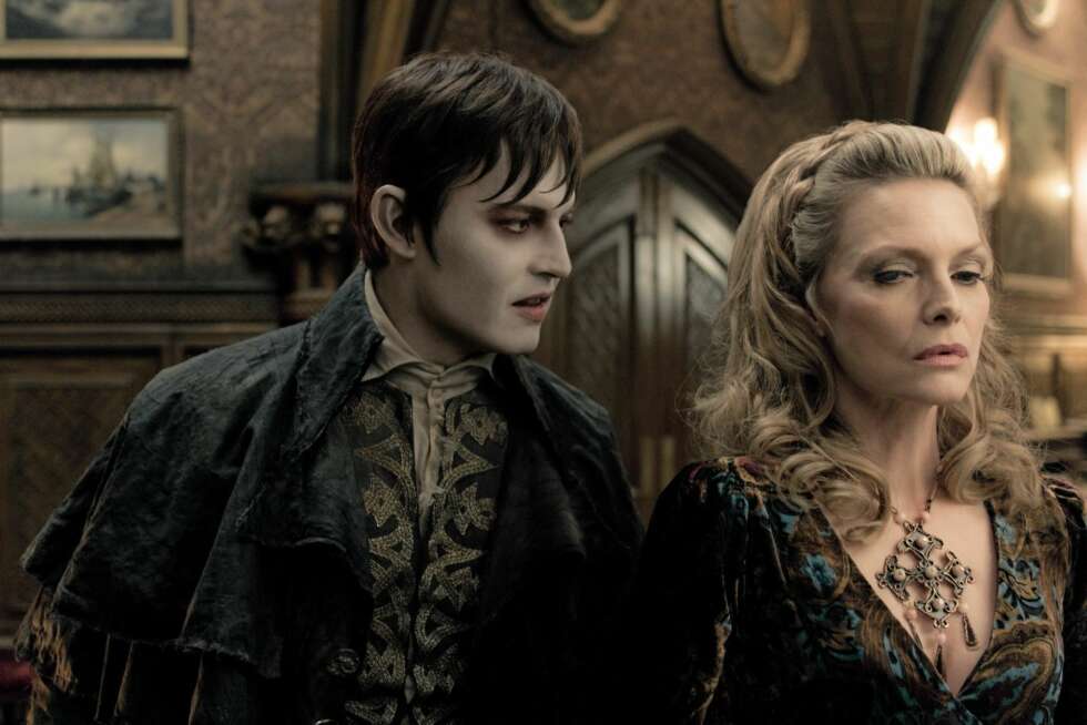 Michelle Pfeiffer og Johnny Depp i vampyrfilmen «Dark Shadows» Michelle Pfeiffer og Johnny Depp i vampyrfilmen «Dark Shadows»