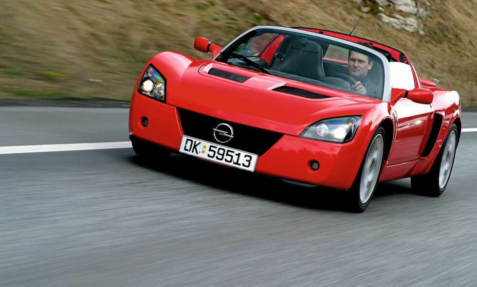 Selv Opel klarte å bli kule med sin Speedster. Selv Opel klarte å bli kule med sin Speedster.
