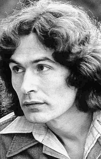 Rodney Alcala på et bilde fra den første rettssaken mot ham i 1980. 12 år gamle Robyn Samsoe var da hans eneste kjente offer. Rodney Alcala på et bilde fra den første rettssaken mot ham i 1980. 12 år gamle Robyn Samsoe var da hans eneste kjente offer.