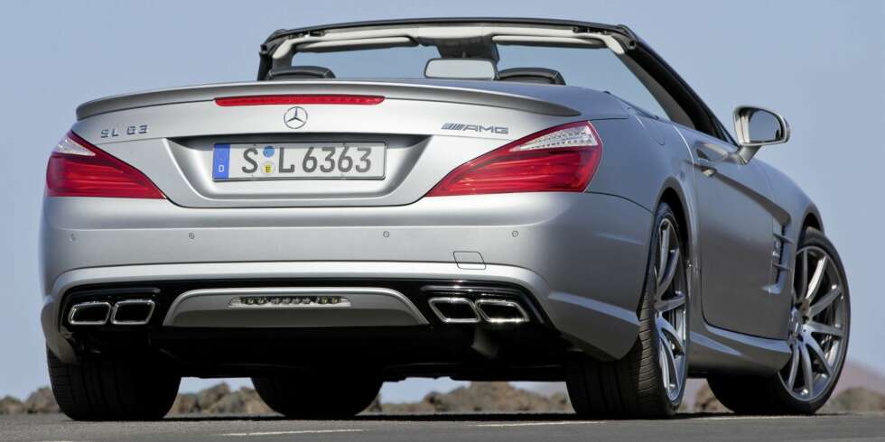 DIN BIL: Ser ønskelista di ser slik ut: Coupé, kabriolet, komfortabel, morsom, luksuriøs, rask - lynrask - så er det lite som matcher en SL63. Foto: Daimler AG DIN BIL: Ser ønskelista di ser slik ut: Coupé, kabriolet, komfortabel, morsom, luksuriøs, rask - lynrask - så er det lite som matcher en SL63. Foto: Daimler AG