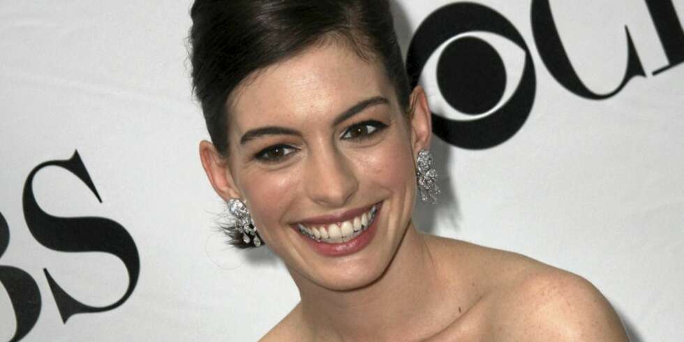 BEST KLEDD:Anne Hathaway BEST KLEDD:Anne Hathaway