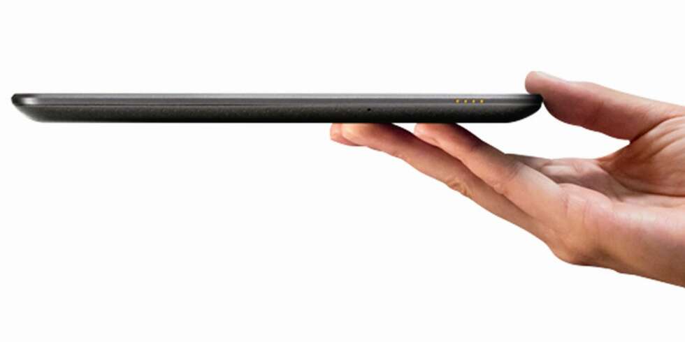 NEXUS 7: Nettbrettet til Google føles solid. Skjermen er 7 tommer og har en oppløsing på 1280x800 piksler. NEXUS 7: Nettbrettet til Google føles solid. Skjermen er 7 tommer og har en oppløsing på 1280x800 piksler.