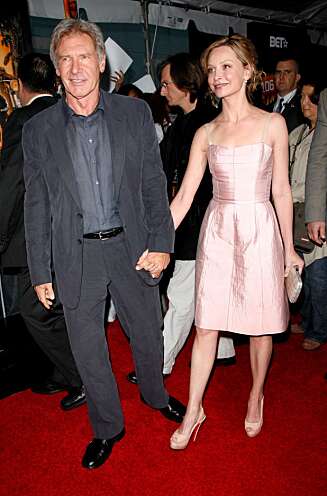 TIL ALTERS? En britisk nettside mener at Harrison Ford har fridd til Calista Flockhart, mens parets talsperson benketer det hele. TIL ALTERS? En britisk nettside mener at Harrison Ford har fridd til Calista Flockhart, mens parets talsperson benketer det hele.