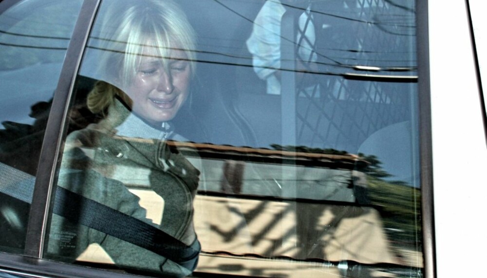 Paris Hilton drar tilbake til fengsel Paris Hilton drar tilbake til fengsel