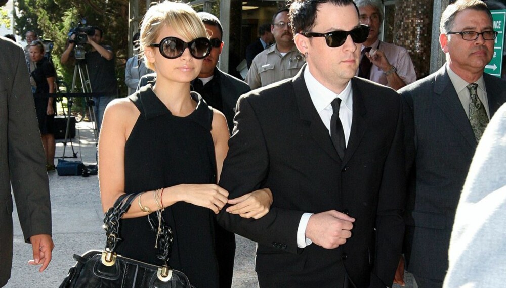 Nicole Richie og Joel Madden ankommer retten Nicole Richie og Joel Madden ankommer retten