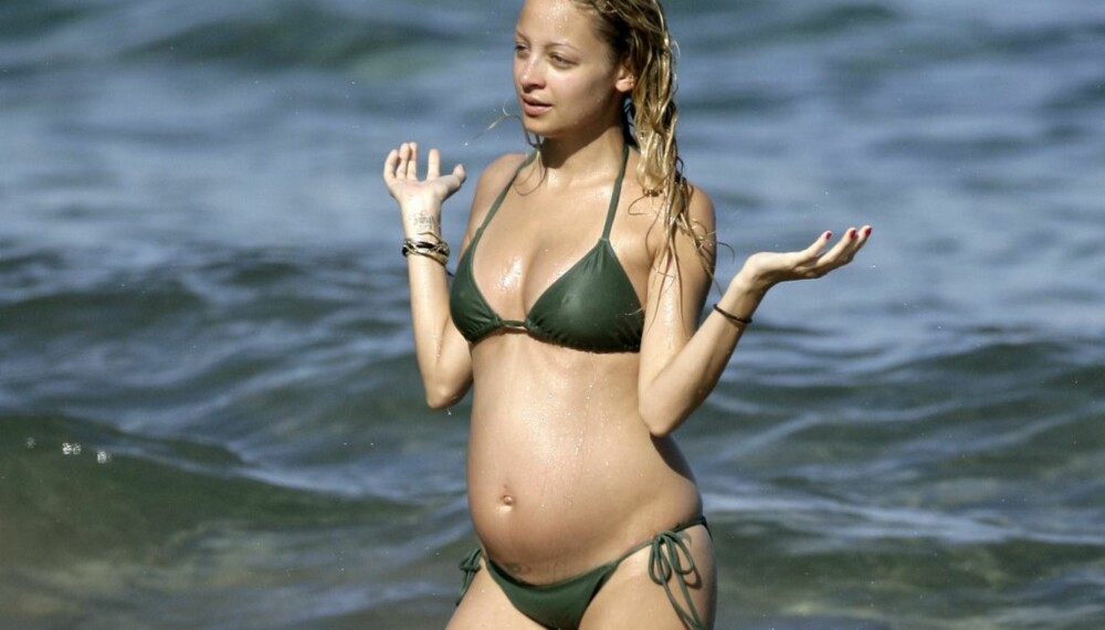 Nicole Richie bader i lykke på Hawaii Nicole Richie bader i lykke på Hawaii