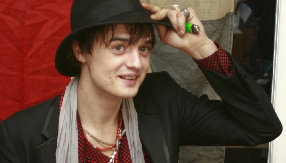 HATT: Pete Doherty har vært til inspirasjon for mange når det kommer til hattebruk. Han er dessuten en ivrig dressbruker. HATT: Pete Doherty har vært til inspirasjon for mange når det kommer til hattebruk. Han er dessuten en ivrig dressbruker.