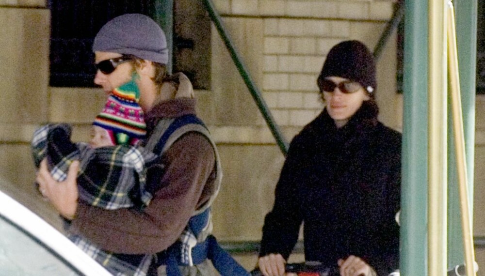 Julia Roberts og Danny Moder sammen med tvillingene Julia Roberts og Danny Moder sammen med tvillingene