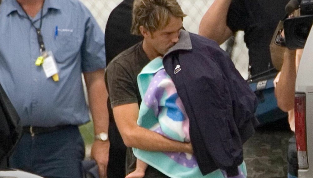 Larry Birkhead med Dannielynn Larry Birkhead med Dannielynn