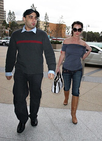 Britney Spears og kameraten Sam Lufti Britney Spears og kameraten Sam Lufti