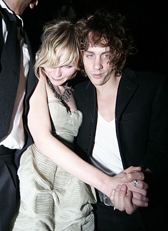 Kirsten Dunst og Johnny Borrell Kirsten Dunst og Johnny Borrell