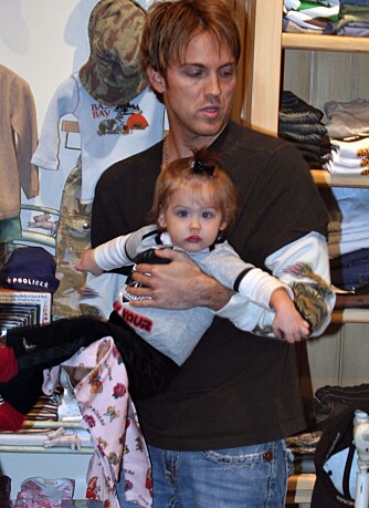 Dannielynn Hope med pappa Larry Birkhead Dannielynn Hope med pappa Larry Birkhead