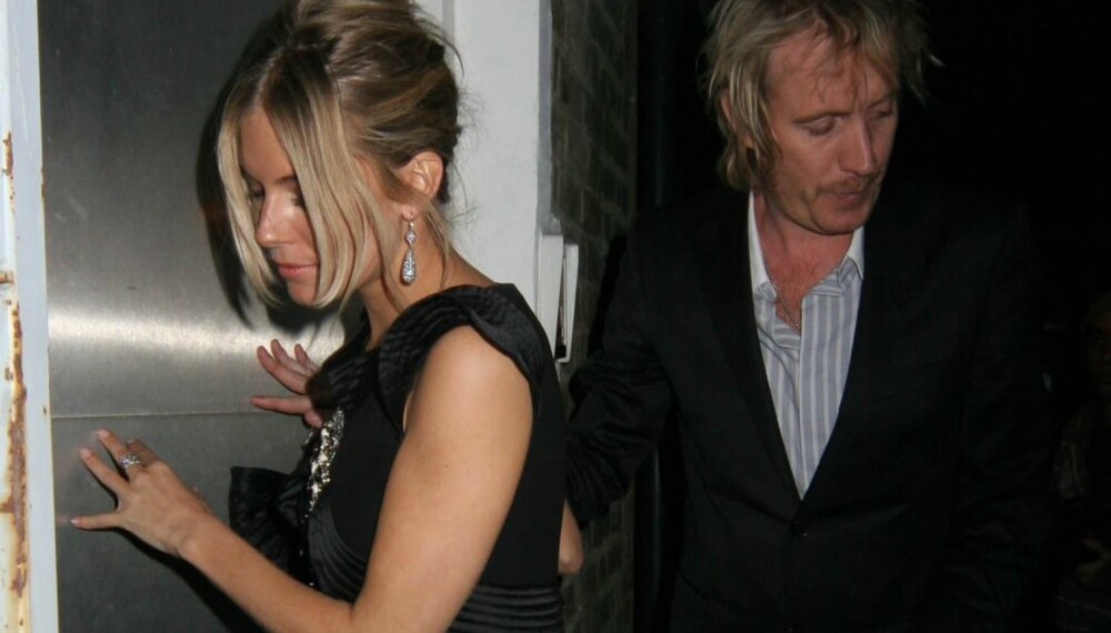 Sienna Miller og Rhys Ifans Sienna Miller og Rhys Ifans