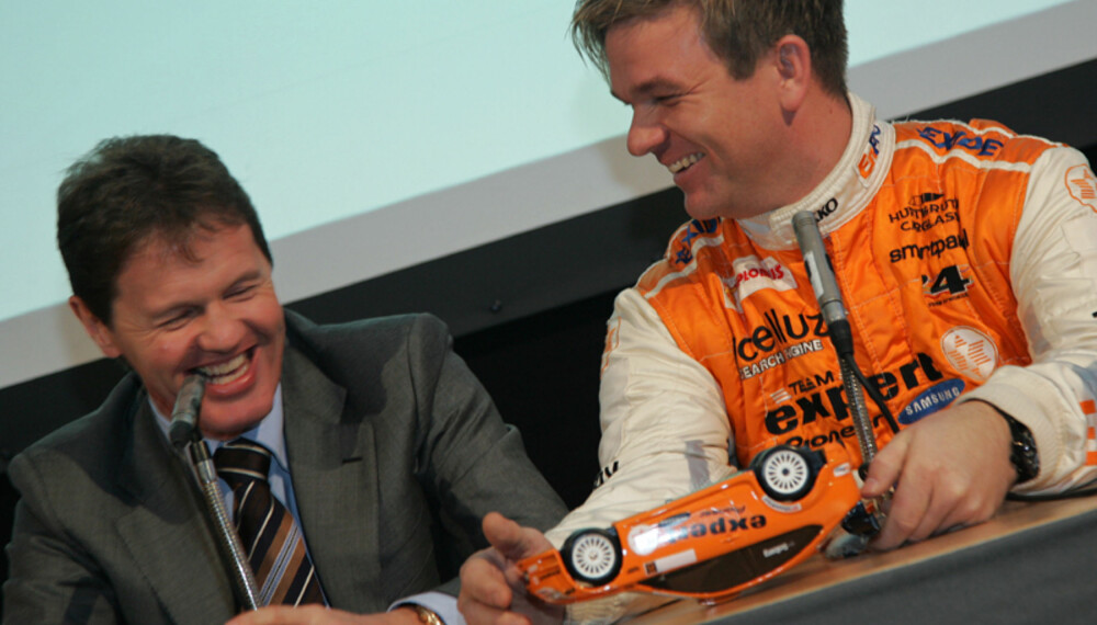 Malcolm Wilson (t.v) er overveldet over den store rallyinteressen i Norge. Henning Solberg er den idrettsutøveren i Norge med flest sponsorkroner takket være interessen. Foto: Egil Nordlien Malcolm Wilson (t.v) er overveldet over den store rallyinteressen i Norge. Henning Solberg er den idrettsutøveren i Norge med flest sponsorkroner takket være interessen. Foto: Egil Nordlien