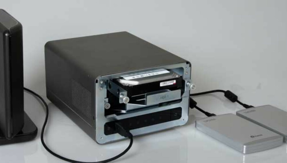 QNAP TS-209 Pro byr på mange avanserte løsninger og mange tilkoblingsmuligheter. QNAP TS-209 Pro byr på mange avanserte løsninger og mange tilkoblingsmuligheter.