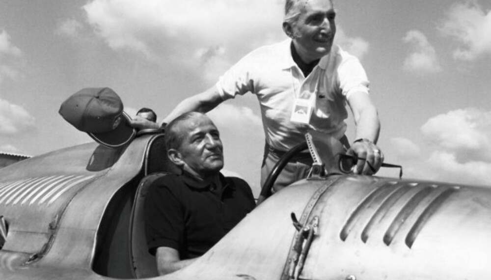 Professor Robert Eberan von Eberhorst (t.h.), som sto bak utviklingsarbeidet med Type D, og Grand Prix-føreren H. P. Müller. Müller vant den franske Grand Prix-runden i en slik i 1939. Professor Robert Eberan von Eberhorst (t.h.), som sto bak utviklingsarbeidet med Type D, og Grand Prix-føreren H. P. Müller. Müller vant den franske Grand Prix-runden i en slik i 1939.