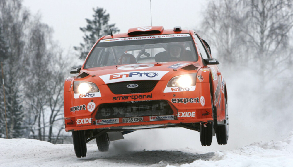 Henning Solberg på torsdagens shakedown. Mange tror storebror klarer pallen på hjemmebane. Foto: Stobart Archive Henning Solberg på torsdagens shakedown. Mange tror storebror klarer pallen på hjemmebane. Foto: Stobart Archive