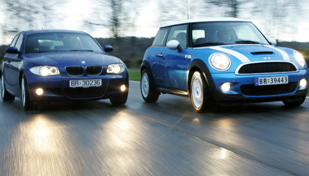 Til tross for store prisforskjeller leverer både BMW 130i og Mini Cooper S mye fart og moro. Foto: Egil Nordlien Til tross for store prisforskjeller leverer både BMW 130i og Mini Cooper S mye fart og moro. Foto: Egil Nordlien