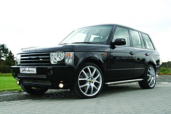 Med 317 hk og 700 Nm flytter også den store Range Rover´en godt på seg. Med 317 hk og 700 Nm flytter også den store Range Rover´en godt på seg.