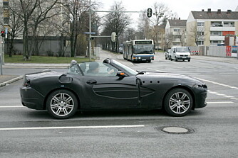 Selv om den er kompakt, er den imidlertid en del større enn dagens Z4. Kanskje den skal hete Z6? Foto: Automedia Selv om den er kompakt, er den imidlertid en del større enn dagens Z4. Kanskje den skal hete Z6? Foto: Automedia