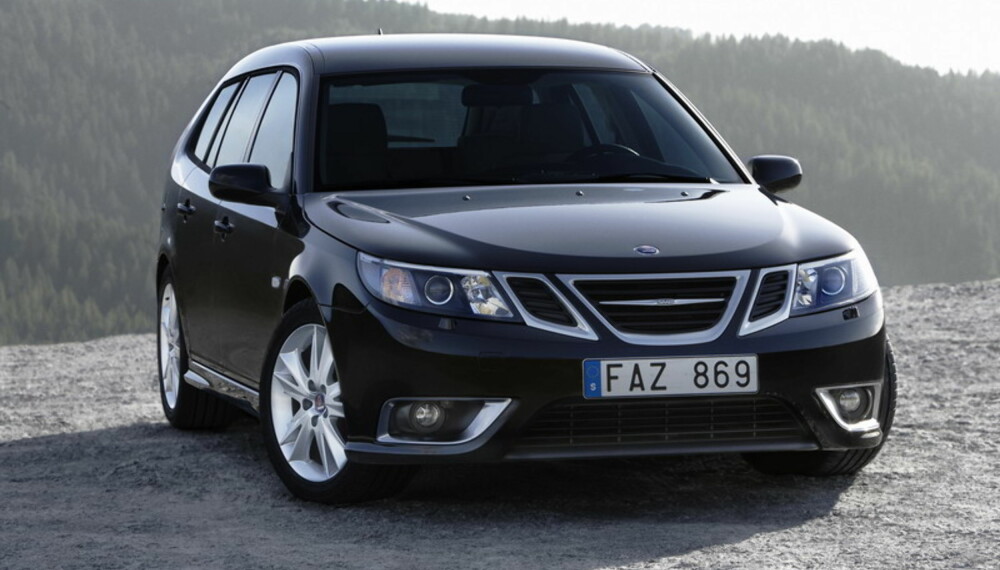 Saab 9-3 får front som ligner en god del på Aero X-konseptet. Både sedanen, stasjonsvogna og kabrioleten får ansiktsløftningen. Saab 9-3 får front som ligner en god del på Aero X-konseptet. Både sedanen, stasjonsvogna og kabrioleten får ansiktsløftningen.