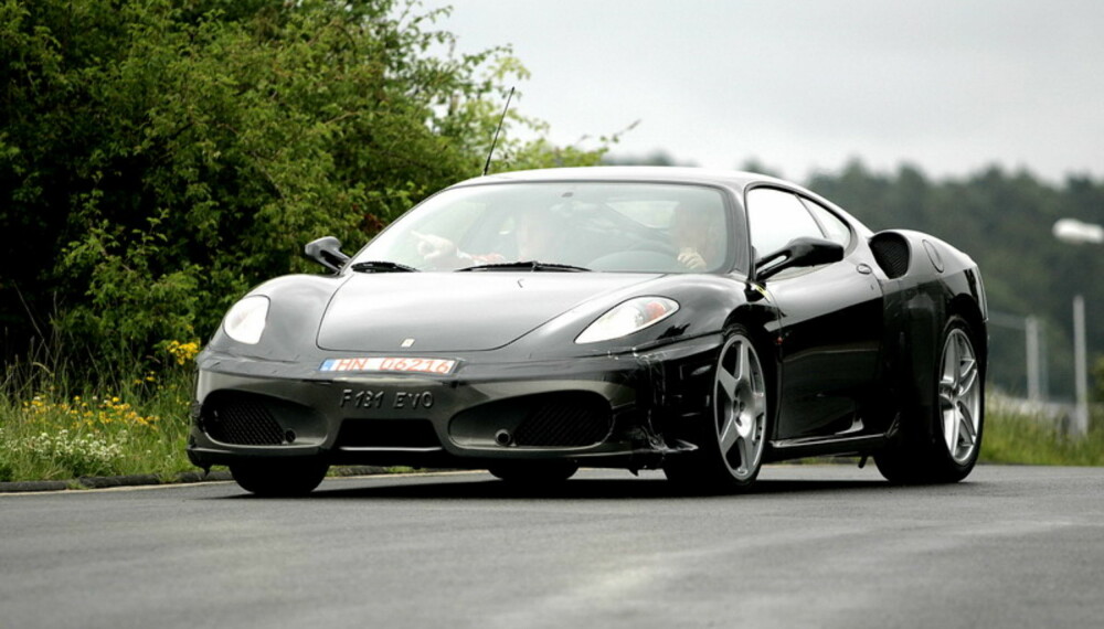 Challenge Stradale får noen endringer i fronten og på sideskjørtene, for enda bedre aerodynamikk.(Foto: Automedia) Challenge Stradale får noen endringer i fronten og på sideskjørtene, for enda bedre aerodynamikk.(Foto: Automedia)