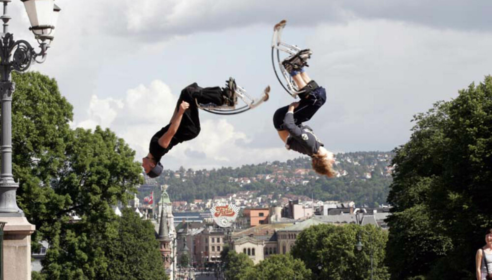 Gutta er spesielt gode til å trikse, og imponerte publikum under Ekstremsport-veko. (Foto: Thorkild Gundersen) Gutta er spesielt gode til å trikse, og imponerte publikum under Ekstremsport-veko. (Foto: Thorkild Gundersen)