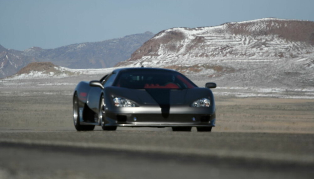 Ultimate Aero er velutstyrt og luksuriøs, men den er også verdens raskeste produksjonsbil. 411,76 km/t er fort! Ultimate Aero er velutstyrt og luksuriøs, men den er også verdens raskeste produksjonsbil. 411,76 km/t er fort!