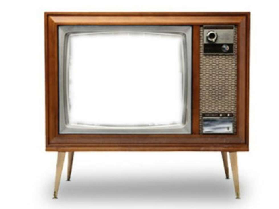 Det er viktig at TV-bildet har tre layers. Det skal være i følgende rekkefølge: Background som er en hvit bakgrunn, ""bilde"" som er ditt kornete bilde og ""tv"" som det øverste layer. For å fjerne selve TV-bildet, kan du bruke polygon lasso tool, og når riktig området er valgt, sletter du innholdet. Det er viktig at TV-bildet har tre layers. Det skal være i følgende rekkefølge: Background som er en hvit bakgrunn, ""bilde"" som er ditt kornete bilde og ""tv"" som det øverste layer. For å fjerne selve TV-bildet, kan du bruke polygon lasso tool, og når riktig området er valgt, sletter du innholdet.