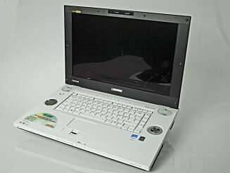 Qosmio er spekket med multimediefunksjonalitet, og er Toshibas serie for komplette underholdningsmaskiner. Qosmio er spekket med multimediefunksjonalitet, og er Toshibas serie for komplette underholdningsmaskiner.