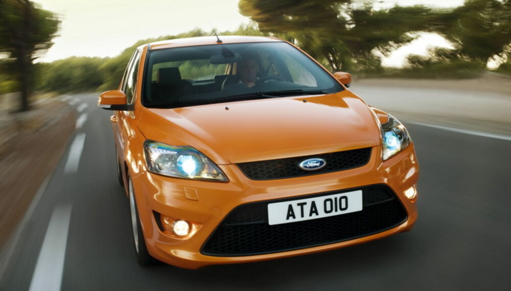 Ford sier veldig lite om det tekniske. Men ST skal fortsatt være en ordentlig morsom bil å kjøre, og noen hakk finere innvendig. Ford sier veldig lite om det tekniske. Men ST skal fortsatt være en ordentlig morsom bil å kjøre, og noen hakk finere innvendig.