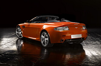I N400-variant er V8 Vantage Roadster enda tøffere, og enda kjappere. I N400-variant er V8 Vantage Roadster enda tøffere, og enda kjappere.