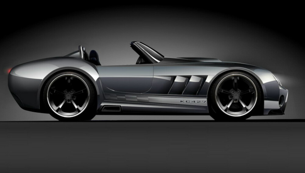 Selv om både proporsjonene og mange av designtrekkene er de samme som på originalen, viser Racer X KC-427 likevel nye takter på sin reinkarnasjon av den legendariske AC Cobra. Selv om både proporsjonene og mange av designtrekkene er de samme som på originalen, viser Racer X KC-427 likevel nye takter på sin reinkarnasjon av den legendariske AC Cobra.