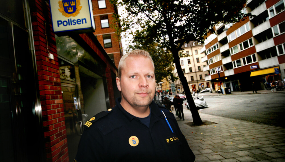 Travel: Johan Holmberg, ordenssjef på Södermalm, er stolt av å jobbe i et dyktig politikorps, men savner flere erfarne menn til å patruljere. Travel: Johan Holmberg, ordenssjef på Södermalm, er stolt av å jobbe i et dyktig politikorps, men savner flere erfarne menn til å patruljere.