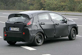 Hekken får skarpe detaljer satt inn i en avrundet basis. Foto: Automedia Hekken får skarpe detaljer satt inn i en avrundet basis. Foto: Automedia