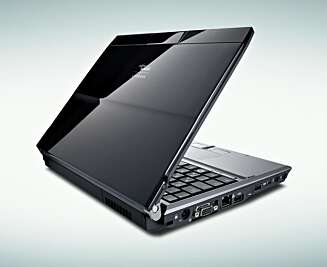 Lifebook P8010 er utstyrt med en regulerbar bevegelsesdetektor som reagerer spontant på fallebevegelser og skumping. Lifebook P8010 er utstyrt med en regulerbar bevegelsesdetektor som reagerer spontant på fallebevegelser og skumping.