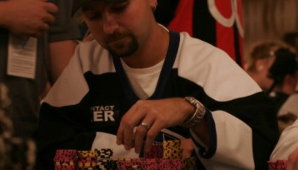 Negreanu leder foran dag 5. Negreanu leder foran dag 5.