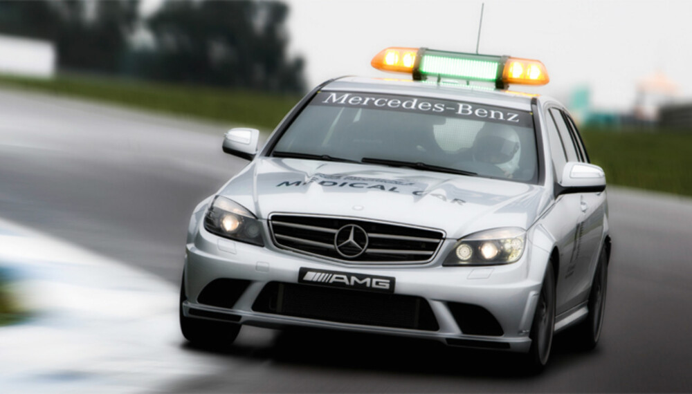 Med basis i en C 63 AMG, som jo er ganske så heftig i utgangspunktet, har F1 fått en skikkelig grom sykebil. Med basis i en C 63 AMG, som jo er ganske så heftig i utgangspunktet, har F1 fått en skikkelig grom sykebil.
