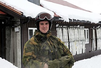 RUSSISK AVSTAMNING: Løytnant Michael Rozmaras foreldre kom til Norge som flykninger da Sovjetunionen invaderte Tsjekkoslovakia. Nå er han sjef på Grense Jacobselv. RUSSISK AVSTAMNING: Løytnant Michael Rozmaras foreldre kom til Norge som flykninger da Sovjetunionen invaderte Tsjekkoslovakia. Nå er han sjef på Grense Jacobselv.