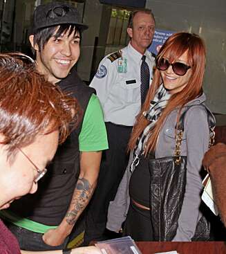 SNART FORELDRE: Ashlee Simpson og Pete Wentz venter sitt første barn SNART FORELDRE: Ashlee Simpson og Pete Wentz venter sitt første barn