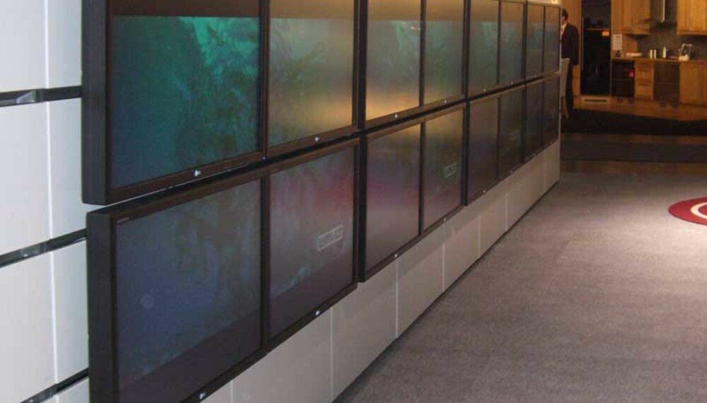 LG hadde laget en gigantisk TV av mange store TV-er LG hadde laget en gigantisk TV av mange store TV-er