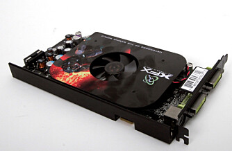 TYNER: XFX er kjent for å tyne mye ut av plattformen. XFX GeForce 7900GS 480M Xtreme er ikke noe unntak. TYNER: XFX er kjent for å tyne mye ut av plattformen. XFX GeForce 7900GS 480M Xtreme er ikke noe unntak.