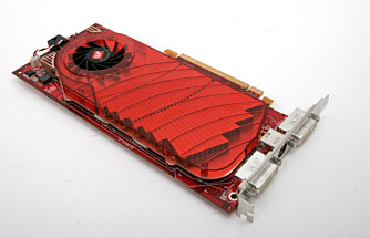 BYR PÅ SNADDER: Som en kompensasjon for manglende ytelse, byr PowerColor Radeon X1900 GT på ekstra snadder i esken. BYR PÅ SNADDER: Som en kompensasjon for manglende ytelse, byr PowerColor Radeon X1900 GT på ekstra snadder i esken.