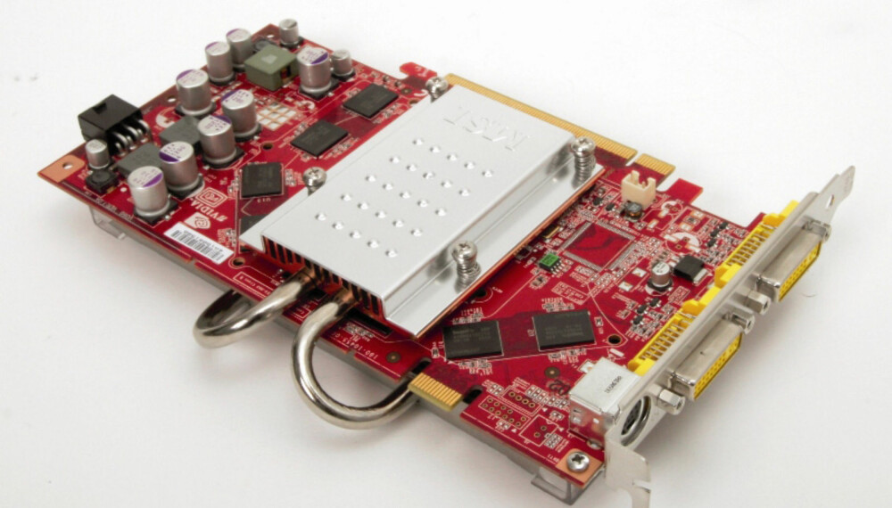 TILBEHØR: MSI GeForce NX7900GS har en god tilbehørspakke. TILBEHØR: MSI GeForce NX7900GS har en god tilbehørspakke.