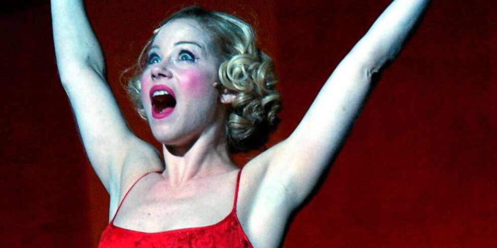 PÅ SCENEN: Christina under oppsetningen av " Sweet Charity" som gikk på Broadway fra 2005 PÅ SCENEN: Christina under oppsetningen av " Sweet Charity" som gikk på Broadway fra 2005